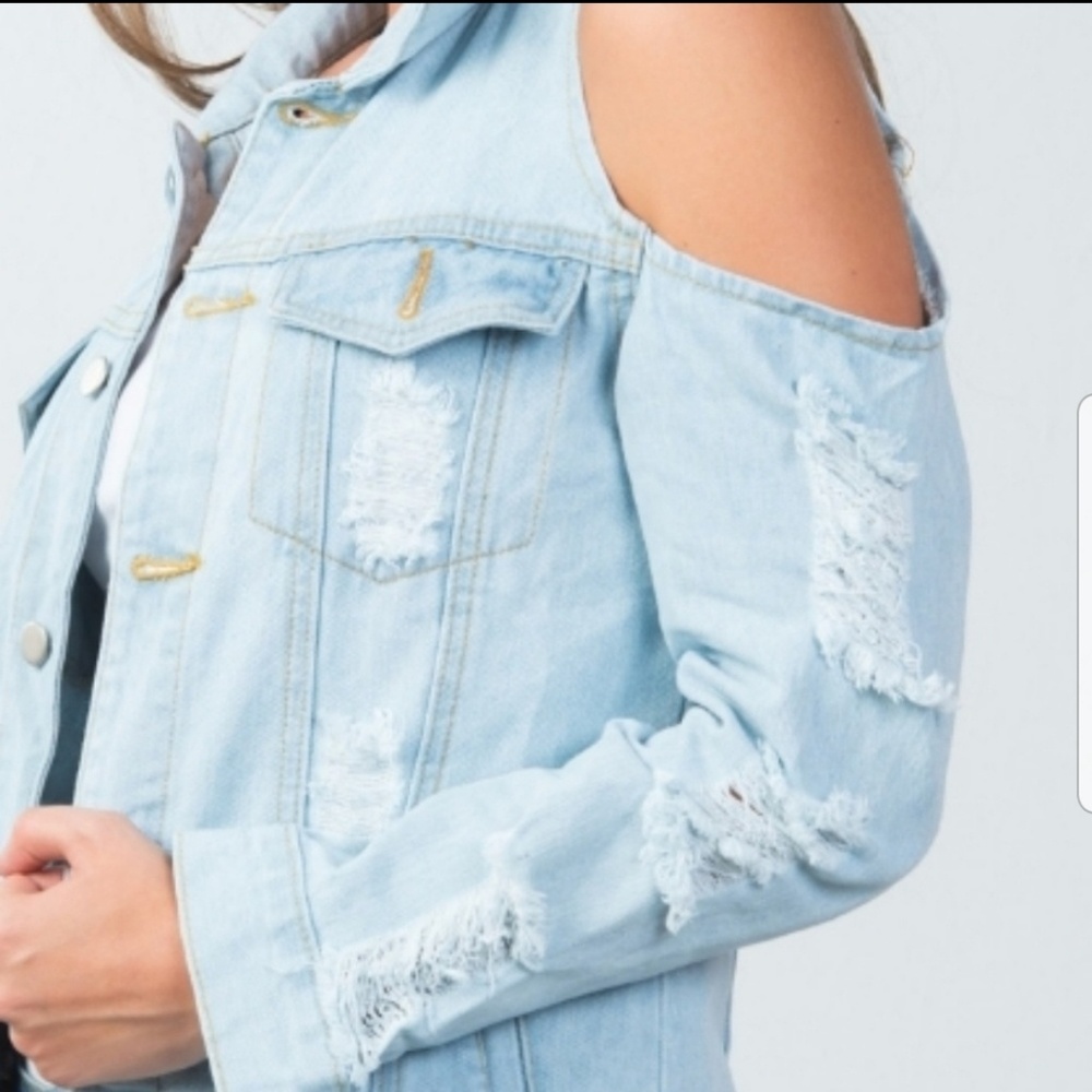 💙Cold Shoulder Distressed Blue Denim Jacket - Picture 4 of 6